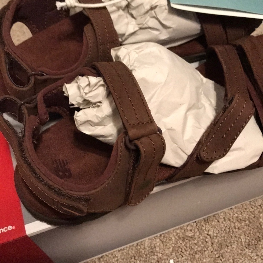 NWT New Balance Maya Leather Sandals - Picture 4 of 5